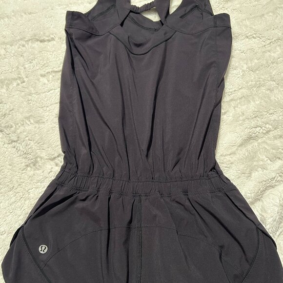 Lululemon Getaway Romper Size 2 - Picture 1 of 2